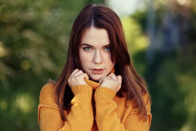 Young Woman in Yellow Sweater Portrait Outdoors - free people & portraits wallpaper 4966×3311