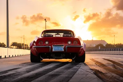 Red Corvette Classic Car at Sunset - free cars & vehicles wallpaper 9504×6336