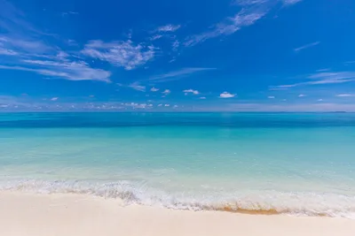 Pristine Tropical Beach with Turquoise Waters - free landscapes wallpaper 2000×1334