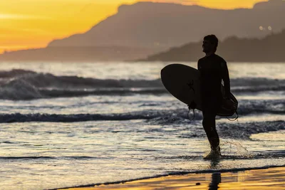 Black-Haired Man at the Beach - free wallpaper 5670×3780