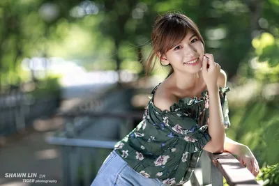 Brown-Haired Girl in a Shirt - free people & portraits wallpaper 5760×3840