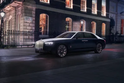 Rolls-Royce Ghost on Savile Row at Night - free wallpaper 7500×5000