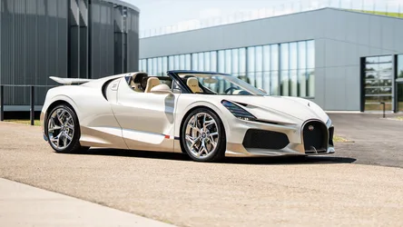 Bugatti W16 Mistral: Ultimate Open Air Hypercar - free cars & vehicles wallpaper 5120×2880