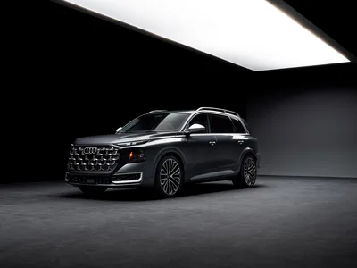 Audi SQ9 2027 Luxury SUV in Darkness - free dark wallpaper 5120×3840
