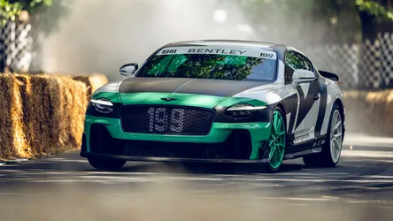 Bentley Continental GT Supersports Full Send 2026 - free cars & vehicles wallpaper 7680×4320