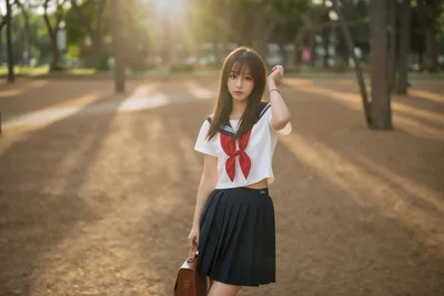 Brown-Haired Woman on a City Street - free people & portraits wallpaper 6144×4096