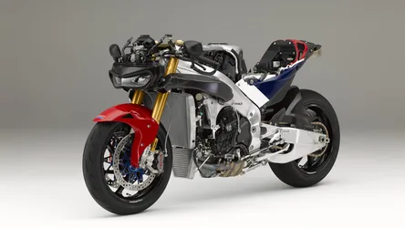 High-Performance Superbike Engineering Marvel - free cars & vehicles wallpaper 7680×4320