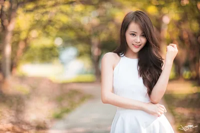 Brown-Haired Muse in a Dress - free wallpaper 5760×3840