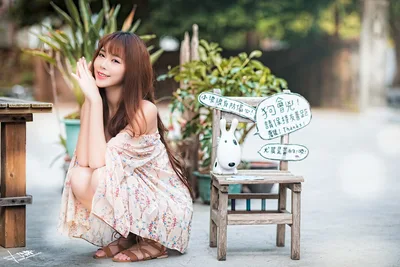 Brown-Haired Model in a Dress - free wallpaper 5760×3840
