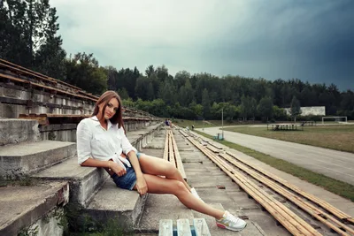 Seated Woman in a Shirt - free wallpaper 4654×3102