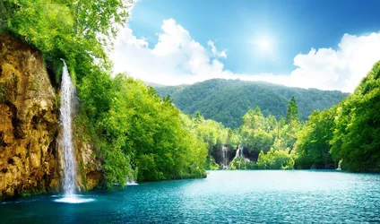 Crystal Waters: Mountain Lake Paradise - free landscapes wallpaper 2800×1652
