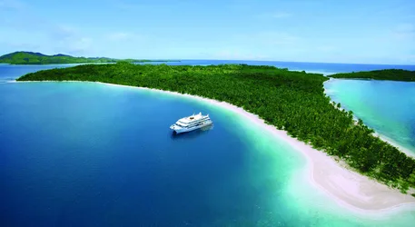 Tropical Paradise Cruise Ship Anchorage - free cars & vehicles wallpaper 4064×2224