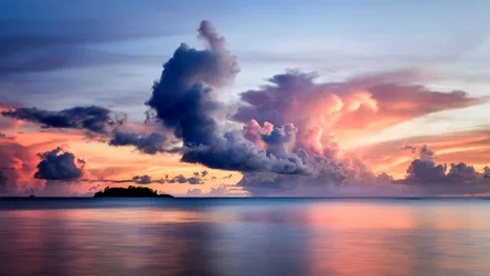 Crimson Clouds Reflecting on Twilight Waters - free gaming wallpaper 7315×4120