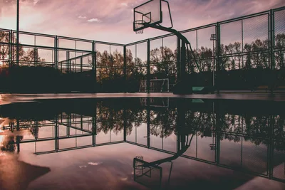 Twilight Court: Reflections at Dusk - free architecture wallpaper 5855×3903