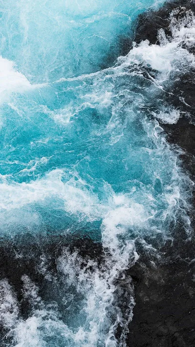 Turquoise Waves Crashing on Rocky Shore - free art & design wallpaper 800×1422