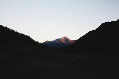Alpine Peak Between Dark Forests - free gaming wallpaper 3000×2000