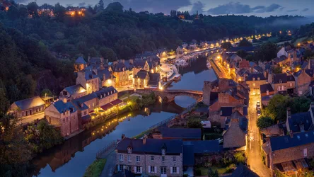 Twilight Over Dinan: Medieval Riverside Haven - free wallpaper 3840×2160