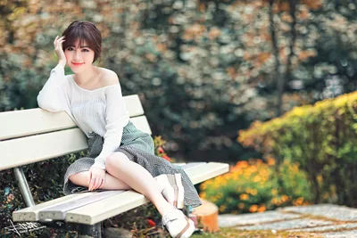 Brown-Haired Girl in a Shirt - free wallpaper 5760×3840