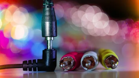 Soft-Focus Still Life - free wallpaper 2048×1153