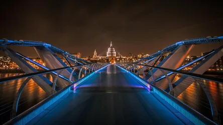 City Skyline and Architecture in the City - free city & urban wallpaper 1920×1080