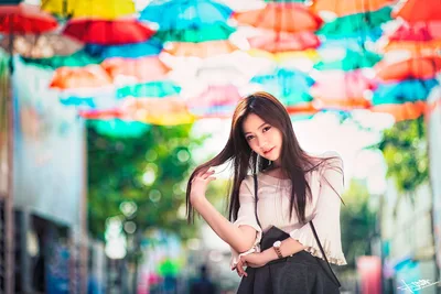 Brown-Haired Girl in a Shirt - free wallpaper 5760×3840