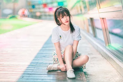 Seated Beauty in a Shirt - free wallpaper 5760×3840