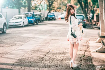 Woman on a City Street, from Behind - free people & portraits wallpaper 5760×3840