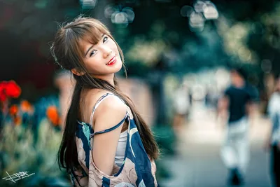 Portrait of a Brown-Haired Lady - free wallpaper 5760×3840