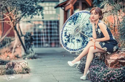 Brown-Haired Model in a Dress - free wallpaper 5680×3754