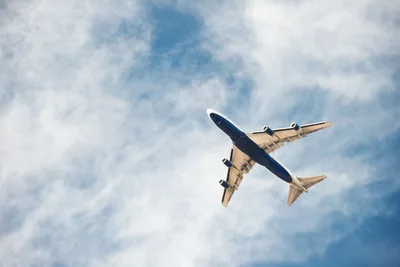 Soaring Through Clouds: Military Aircraft in Flight - free cars & vehicles wallpaper 2560×1707