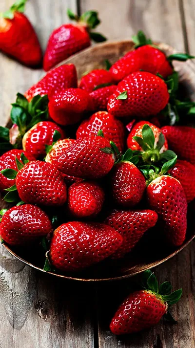 Fresh Red Strawberries in Rustic Bowl - free dark wallpaper 800×1423