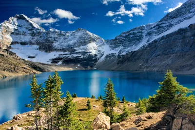 Alpine Lake Mountain Paradise - free gaming wallpaper 3839×2558