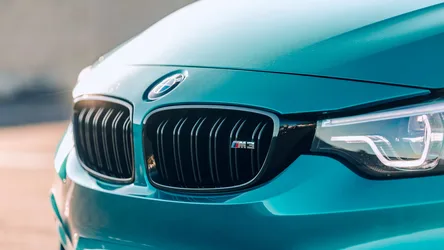 BMW M3 Front Grille Detail in Turquoise Blue - free cars & vehicles wallpaper 6720×3780