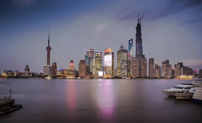 Shanghai Skyline at Dusk with Illuminated Skyscrapers - free city & urban wallpaper 5120×3105