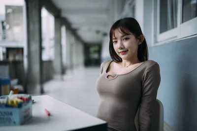 Pregnant Woman in Classroom Hallway Portrait - free people & portraits wallpaper 4000×2658