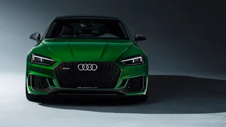 Green Audi RS5 Sports Car Front View Studio Shot - free cars & vehicles wallpaper 4096×2304