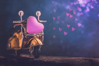Vintage Scooter With Pink Heart Symbol Against Purple Background - free wallpaper 6061×4060