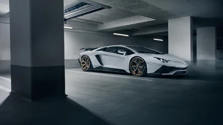 White Lamborghini Aventador in Modern Parking Garage - free wallpaper 4096×2304