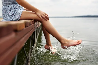 Child Splashing Feet in Lake Water From Dock - free people & portraits wallpaper 5120×3418
