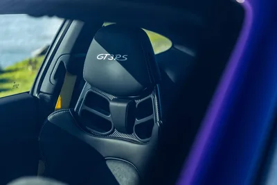 GT3RS Sports Car Interior with Black Leather Seats - free cars & vehicles wallpaper 6720×4480