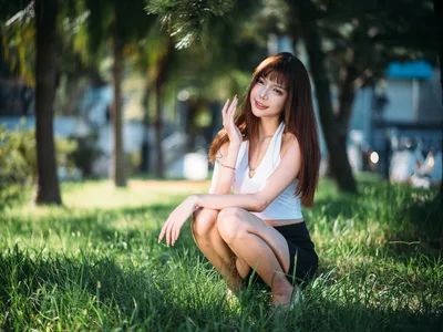 Woman Posing in Park Among Green Trees - free wallpaper 3000×2250