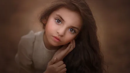 Young Girl With Dark Hair in Neutral Tones - free people & portraits wallpaper 2000×1125