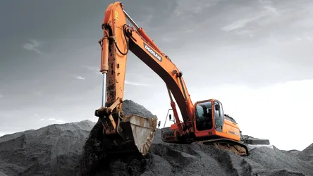 Doosan Excavator Digging in Gravel Quarry - free cars & vehicles wallpaper 4134×2325