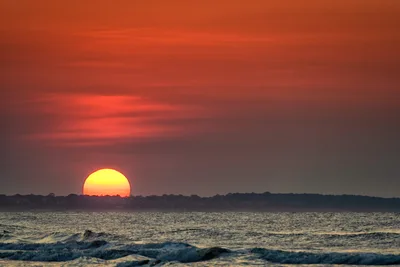 Golden Sunset Over Ocean Horizon With Waves - free landscapes wallpaper 6192×4128