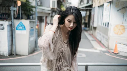 Young Woman in Beige Lace on Urban Street - free people & portraits wallpaper 4000×2249