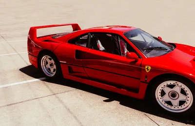 Ferrari F40 Classic Supercar in Red - free cars & vehicles wallpaper 5000×3234