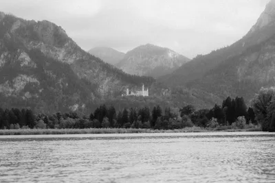 Neuschwanstein Castle in the Bavarian Mountains - free wallpaper 6000×4000