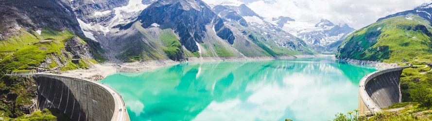 Alpine Lake Valley with Mountain Dam - free landscapes wallpaper 3840×1080