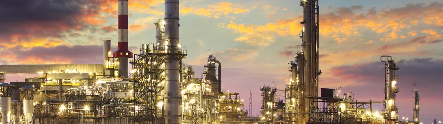 Industrial Refinery at Twilight - free wallpaper 3840×1080