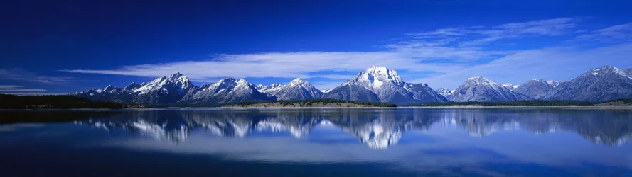 Snowy Mountains Reflected in Alpine Lake - free wallpaper 3840×1080
